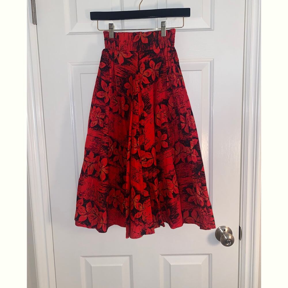 Vintage 60's 70's Reef Hawaii Floral Red Black size Small